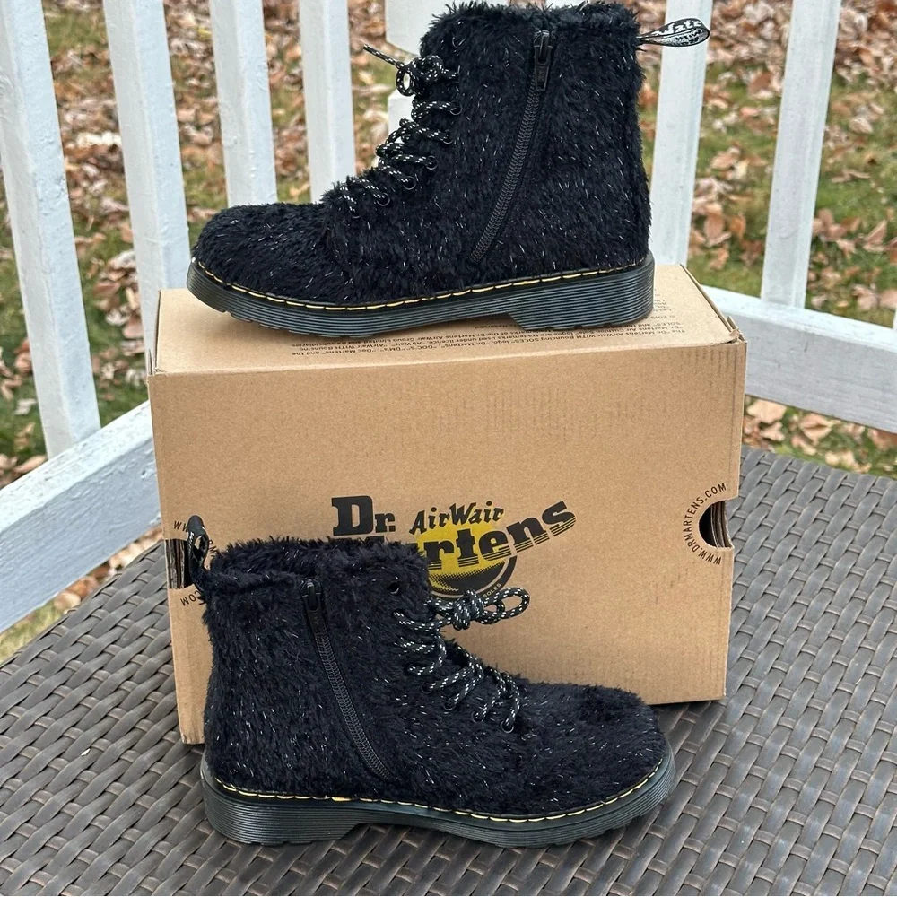 New Dr. Martens 1460 Pascal Black Tinsel Faux Fur Boots Size 4, Youth Kids Shoes